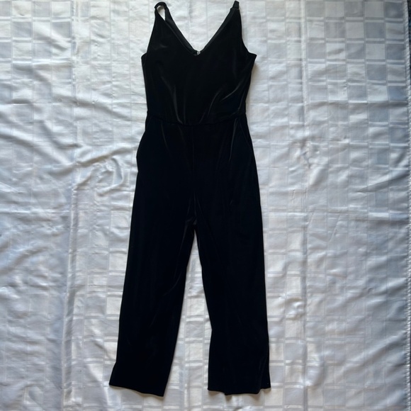Banana Republic Black Velvet Cropped Leg Jumpsuit - Picture 13 of 16